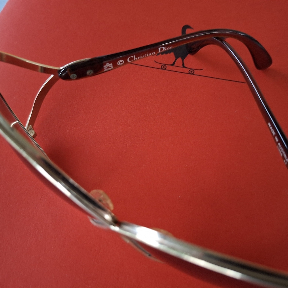 Christian Dior Elegant Gold Vintage Sunglasses - Picture 13 of 14
